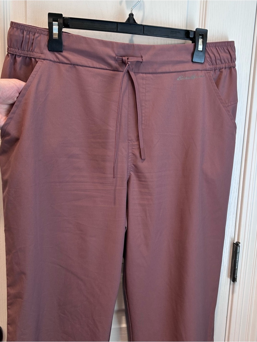 Eddie Bauer Women’s Size XL Ripstop Ankle Pants in Mauve Pull On Drawstring Crop - Picture 2 of 12